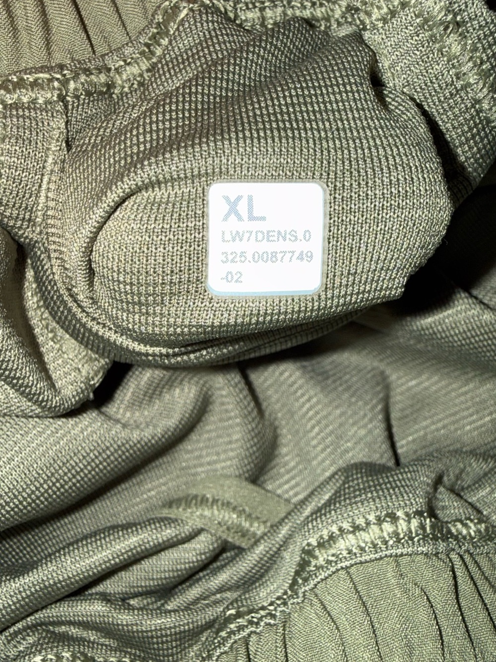 Lululemon Shake It Out High-Rise Running Short 2.5"
Bay Leaf XL - Picture 7 of 8